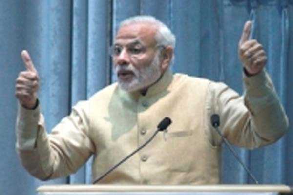 पीएम मोदी ने युवाओं से की विवेकानंद के शिकागो भाषण को पढ़ने की अपील